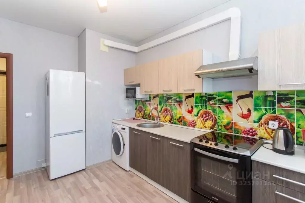 1-к кв. Тюменская область, Тобольск 15-й мкр, 22 (37.0 м) - Фото 1