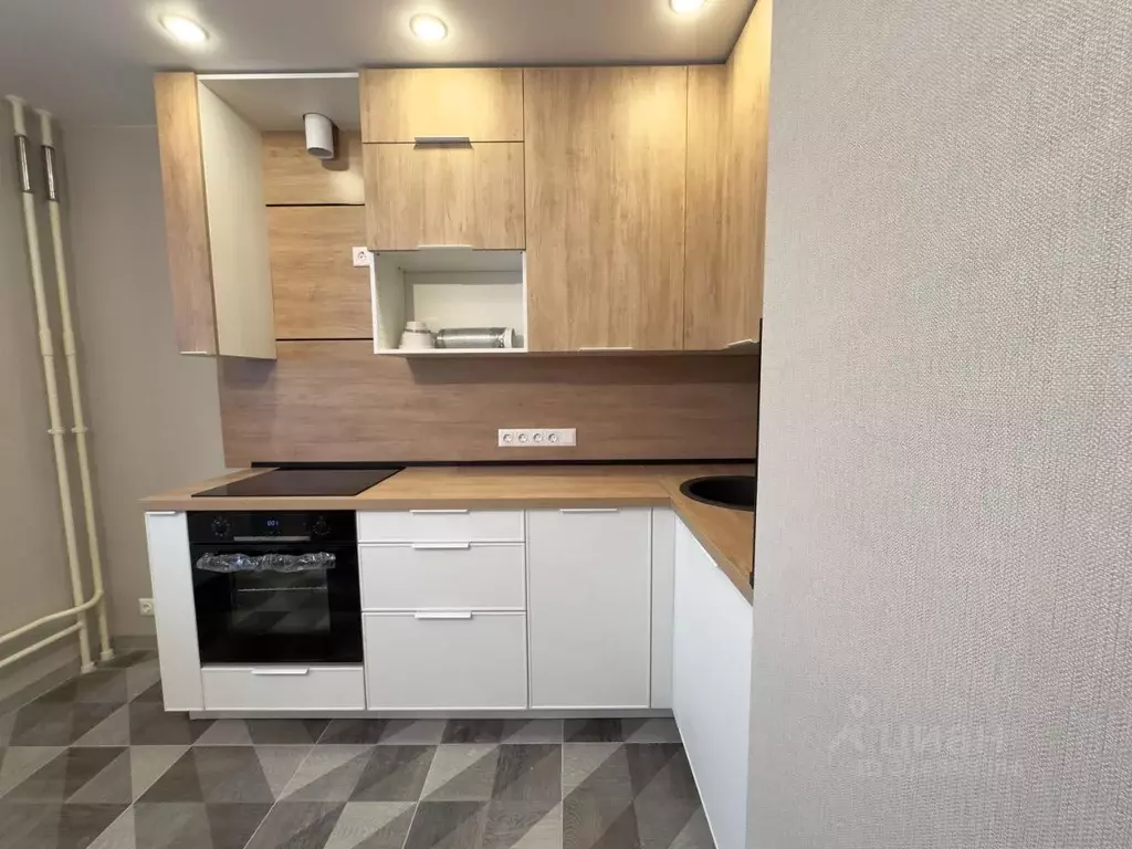 2-к кв. Московская область, Лобня ул. Колычева, 7 (60.0 м) - Фото 2