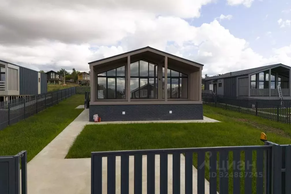 Дом в Ленинградская область, Ломоносовский район, Аннинское городское ... - Фото 1