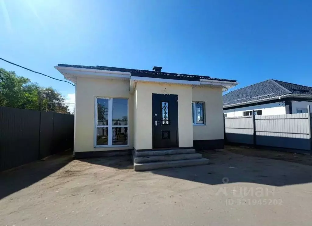 Дом в Крым, Симферопольский район, Чистенское с/пос, с. Новозбурьевка  ... - Фото 1