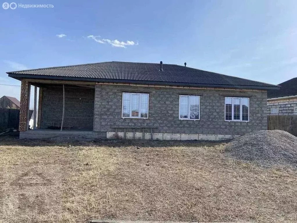 Дом в Усть-Абаканский район, посёлок Тепличный, Западная улица (140 м) - Фото 2