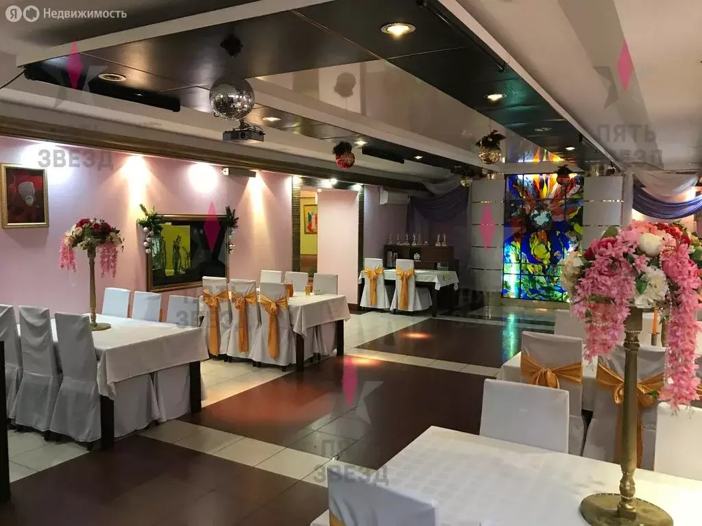 Торговая площадь (332 м) - Фото 1