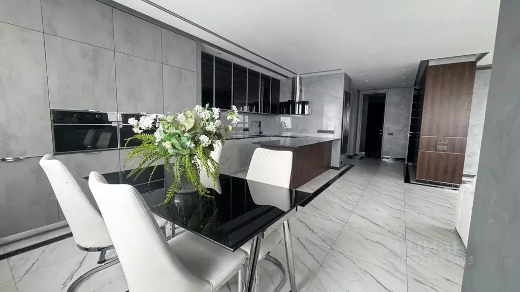 2-к кв. Свердловская область, Екатеринбург ул. Новаторов, 8 (70.0 м) - Фото 1