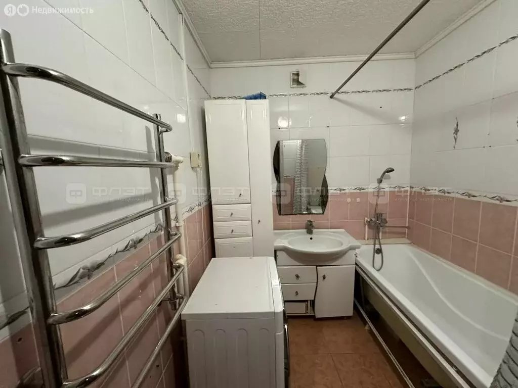 3-комнатная квартира: Зеленодольск, улица Комарова, 11А (85.2 м) - Фото 0
