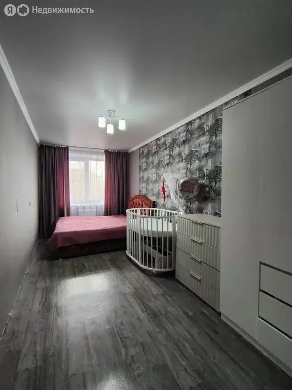 3-комнатная квартира: Астрахань, улица Адмирала Нахимова, 111 (61.3 м) - Фото 1