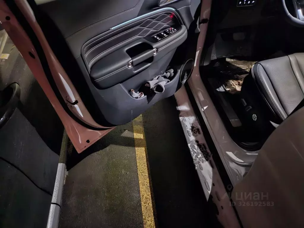 Гараж в Санкт-Петербург Малая Бухарестская ул., 12 (13 м) - Фото 1