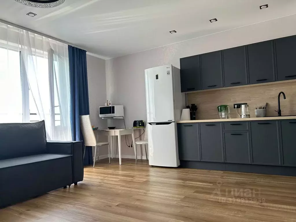 2-к кв. Удмуртия, Ижевск ул. 10 лет Октября, 64Ак1 (49.2 м) - Фото 1