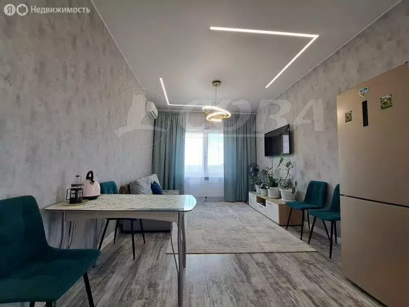 2-комнатная квартира: Тюмень, Героев Сталинградской битвы, 1 (56 м) - Фото 1