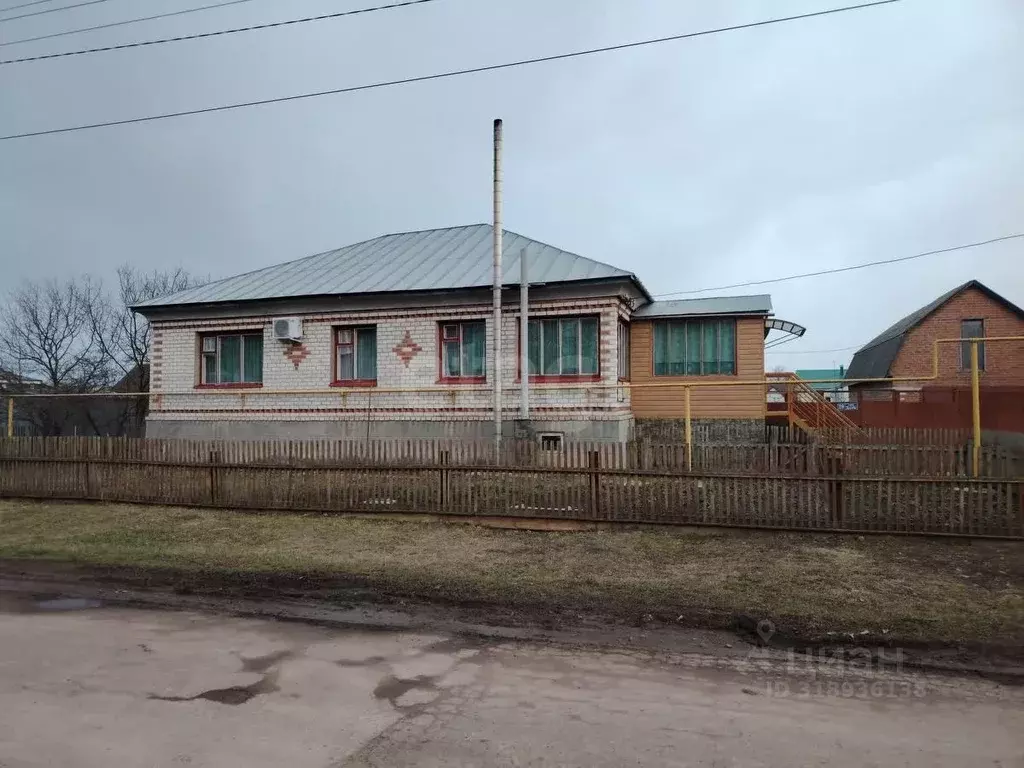 Дом в Воронежская область, Грибановский пгт ул. Дружбы, 29 (121 м) - Фото 0