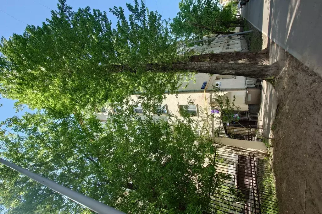 Продается комната в 3-комнатной квартире - Фото 1
