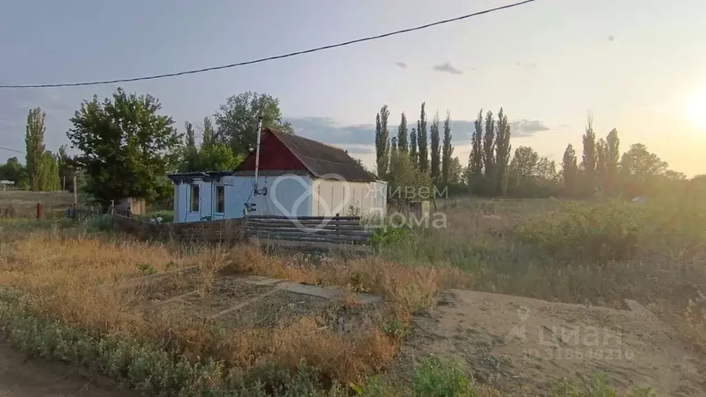 Дом в Волгоградская область, Среднеахтубинский район, Суходольское ... - Фото 0