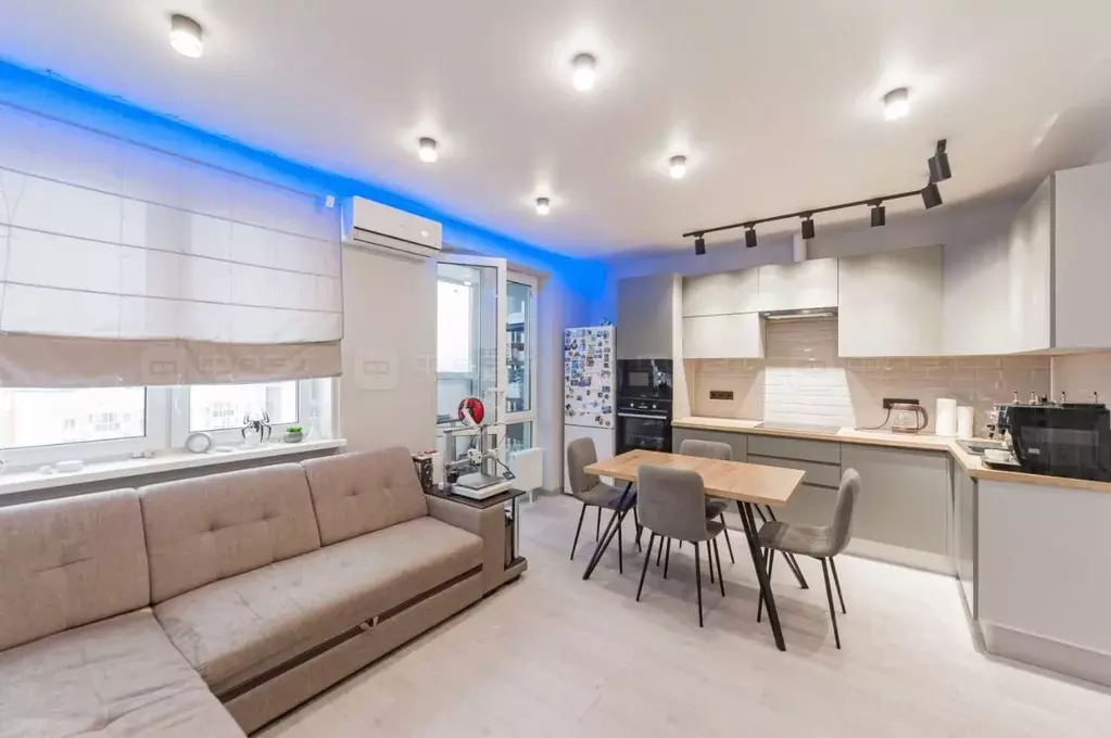 2-к кв. Татарстан, Казань ул. Азата Аббасова, 5 (66.2 м) - Фото 1