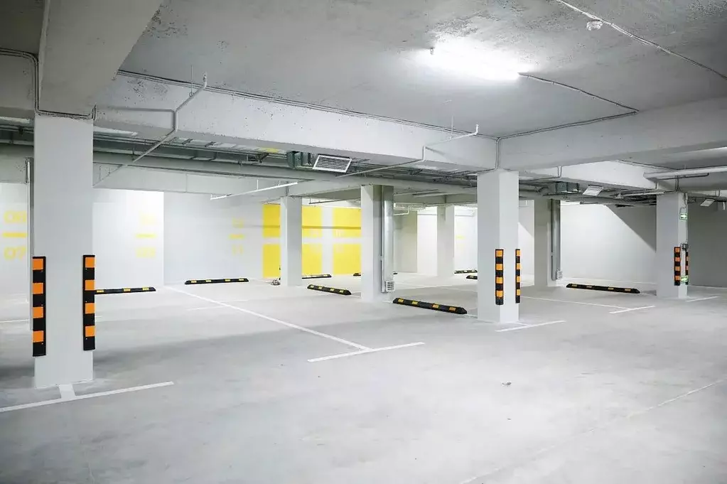 Гараж в Москва Кавказский Бульвар 51 жилой комплекс (13 м) - Фото 1