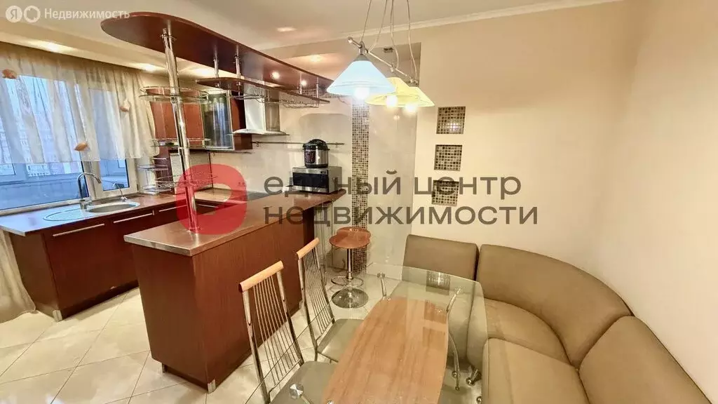 3-комнатная квартира: Тюмень, улица Мельникайте, 125 (96.3 м) - Фото 2