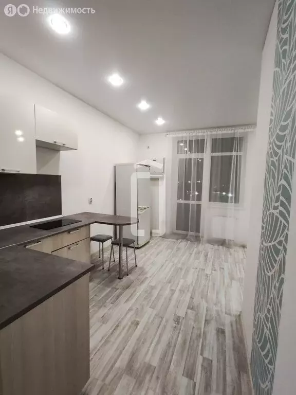Квартира-студия: Екатеринбург, улица Евгения Савкова, 4 (31.7 м) - Фото 1