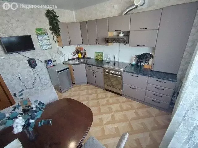 2-комнатная квартира: Кольчугино, улица Максимова, 23 (62.8 м) - Фото 1