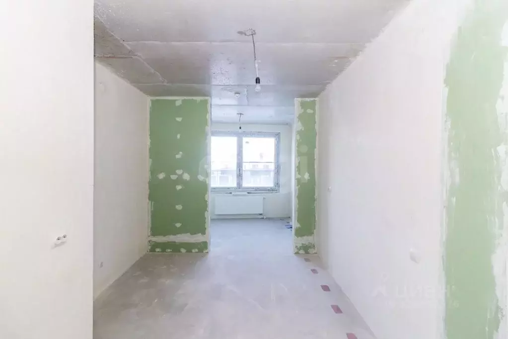 Студия Тюменская область, Тюмень ул. Фармана Салманова, 3 (29.0 м) - Фото 1