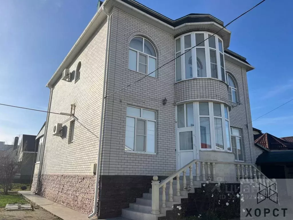 Дом в Ставропольский край, Ставрополь № 10 мкр, ул. Маков, 12/1 (194 ... - Фото 1