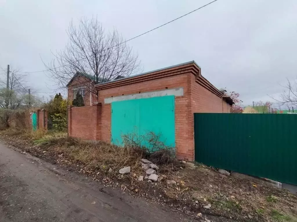 Дом в Самарская область, Октябрьск ул. Степана Разина, 204 (189 м) - Фото 2