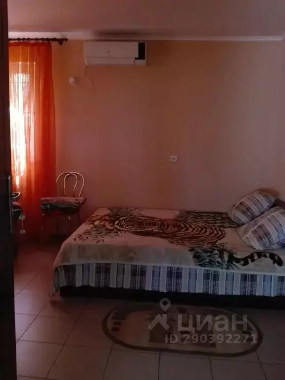 Комната Крым, Алушта ул. Октябрьская, 15 - Фото 1