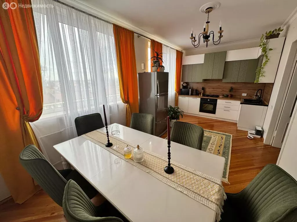 3-комнатная квартира: Махачкала, улица Гагарина, 118 (130 м) - Фото 1