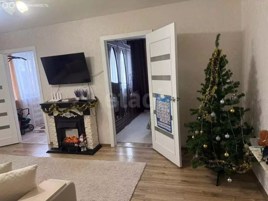 3-комнатная квартира: Альметьевск, улица Белоглазова, 50 (46.3 м) - Фото 2