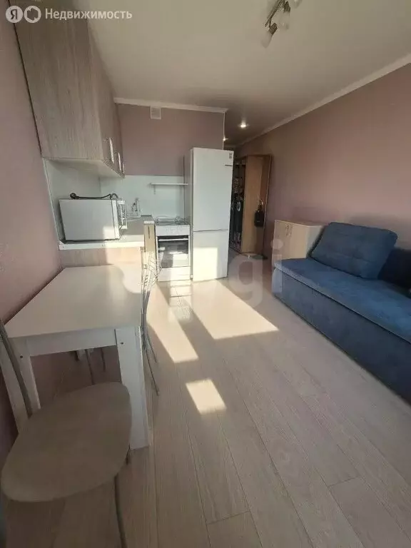 Квартира-студия: Тюмень, улица Тимофея Чаркова, 28 (20.5 м) - Фото 1