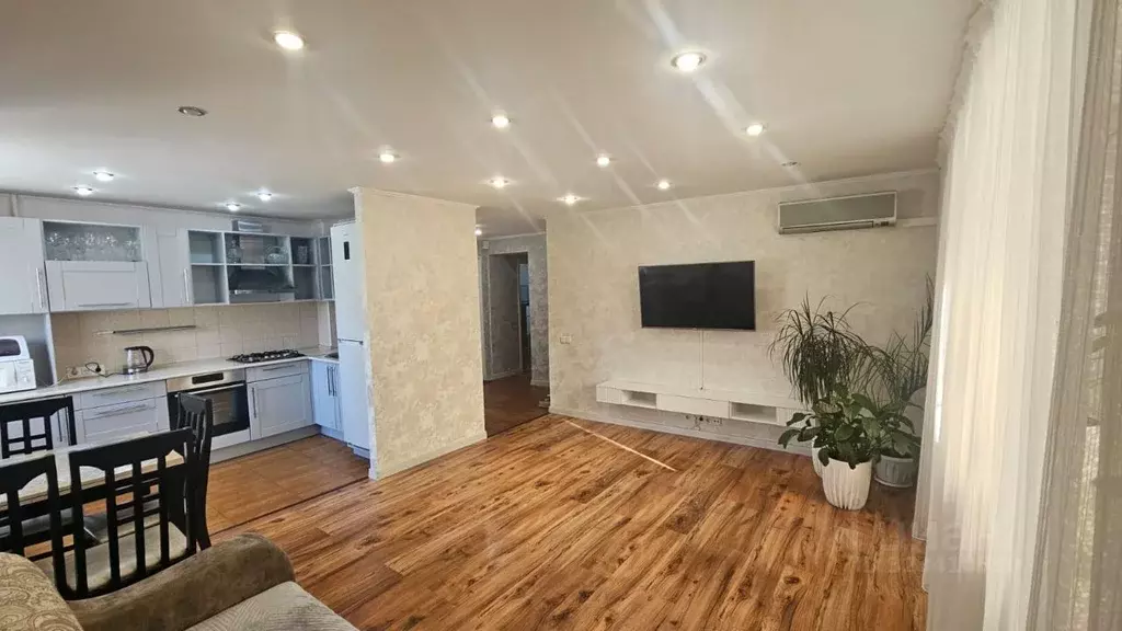 5-к кв. Волгоградская область, Волгоград ул. имени Хорошева, 48 (81.0 ... - Фото 0