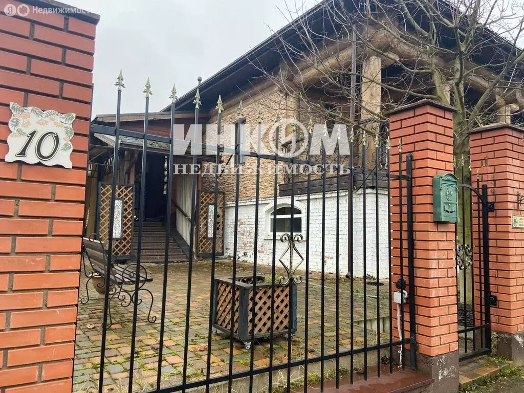 Дом в Нахабино, Рябиновая улица, 10 (424.5 м) - Фото 0