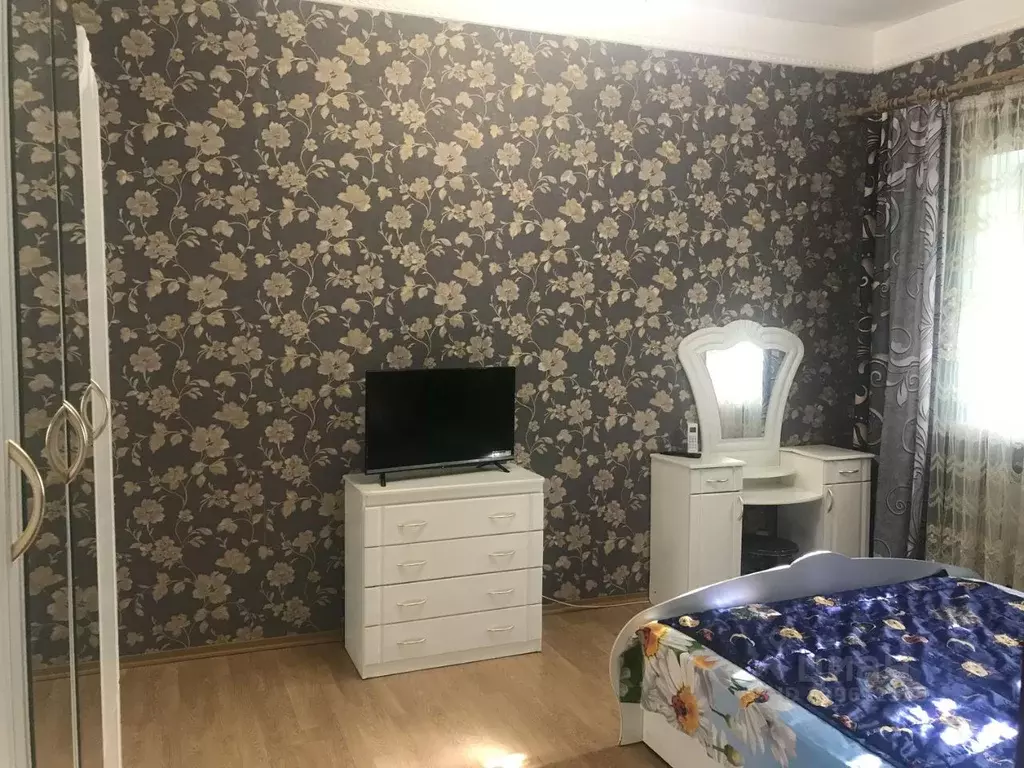 Дом в Крым, Феодосия ул. Севастопольская (100 м) - Фото 2
