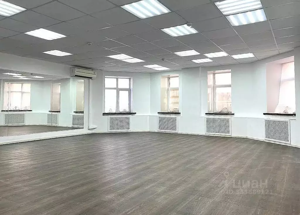 Помещение свободного назначения в Татарстан, Казань ул. Баки Урманче, ... - Фото 1