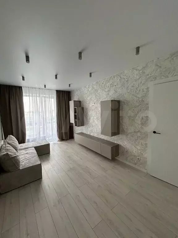 1-к. квартира, 36 м, 4/10 эт. - Фото 1