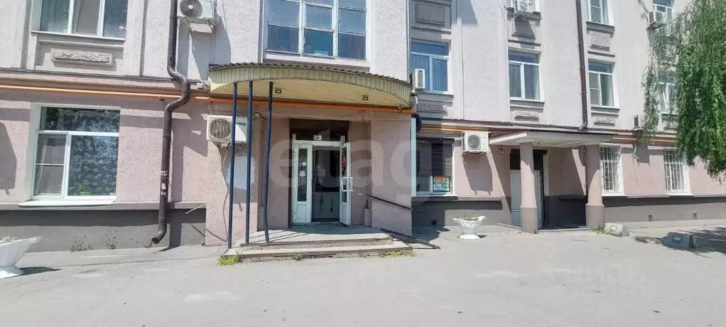 Торговая площадь в Ростовская область, Новочеркасск ул. Петрова, 21 ... - Фото 1