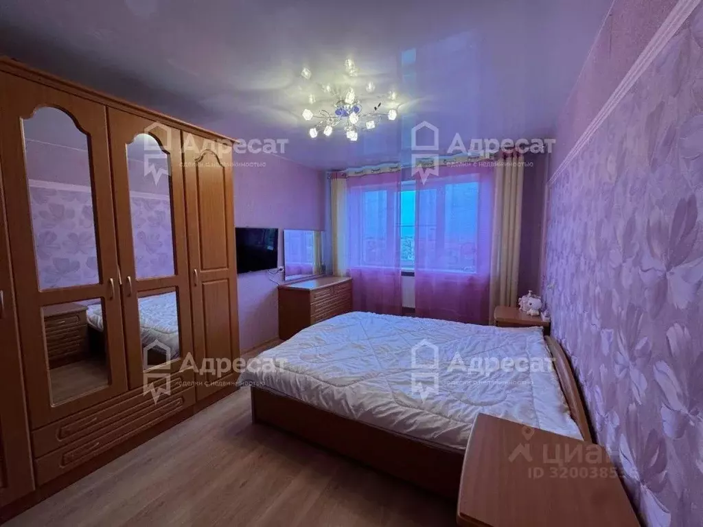 3-к кв. Волгоградская область, Волгоград ул. Кирова, 127 (57.0 м) - Фото 0