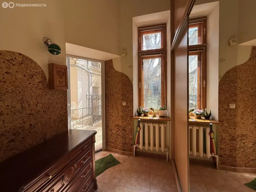 2-комнатная квартира: Евпатория, улица Пушкина, 1 (71.2 м) - Фото 1