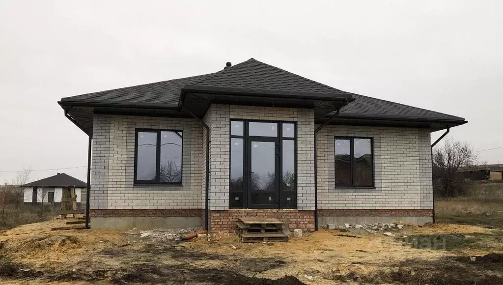 Коттедж в Саратовская область, с. Усть-Курдюм ул. Николаевская, 9 (164 ... - Фото 1