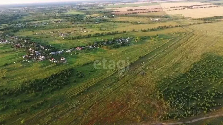 Участок в Липецкая область, Добровский муниципальный округ, с. ... - Фото 0