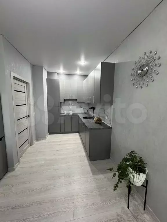 1-к. квартира, 42 м, 1/7 эт. - Фото 1