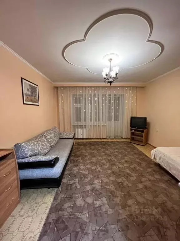 1-к кв. Тюменская область, Тюмень ул. Ветеранов Труда, 1 (40.0 м) - Фото 0