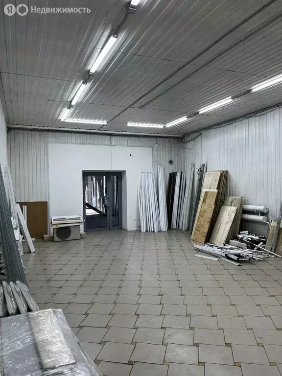 Торговая площадь (376 м) - Фото 1