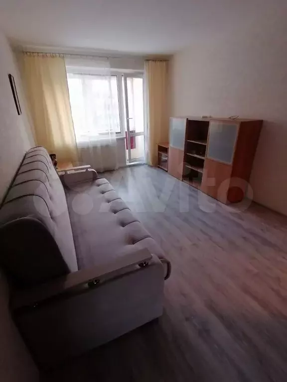 1-к. квартира, 40 м, 4/10 эт. - Фото 1