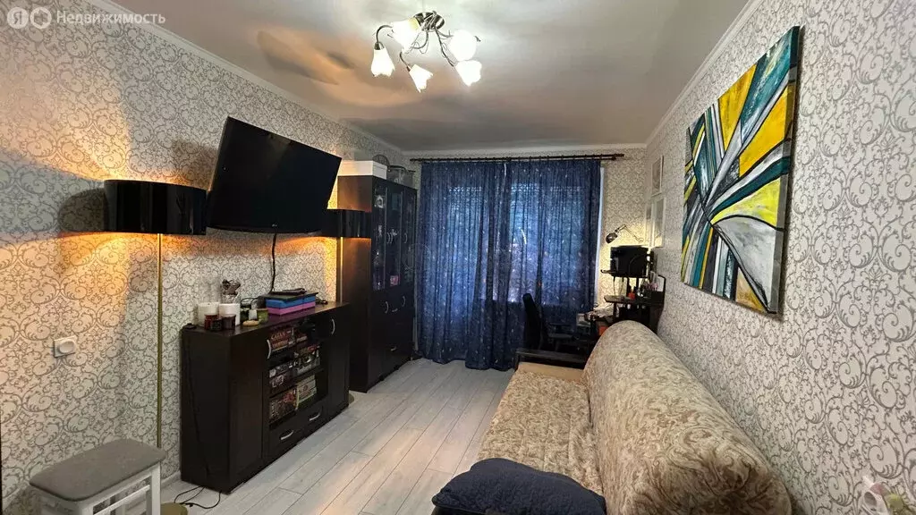 3-комнатная квартира: Москва, улица Бориса Галушкина, 20 (52.9 м) - Фото 1