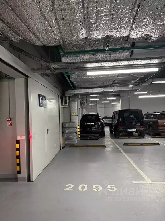 Гараж в Москва 1-й Красногвардейский проезд, 22с2 (15 м) - Фото 2