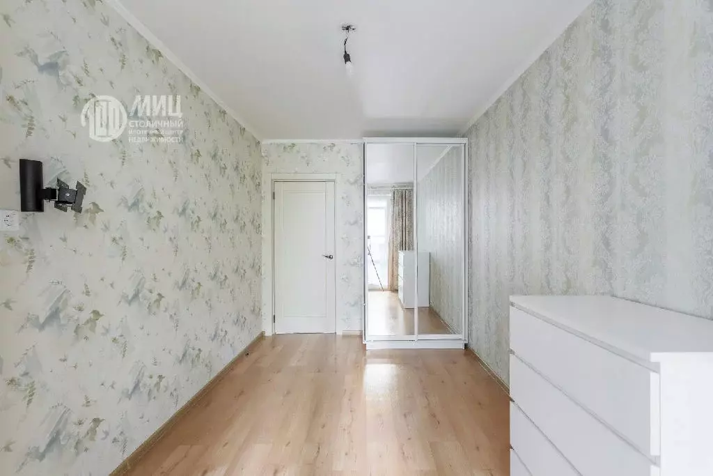 Продается 3-комнатная квартира - Фото 1