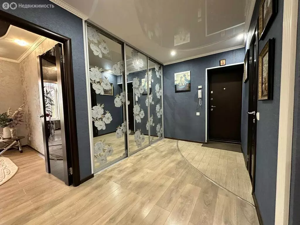 3-комнатная квартира: Нариманов, Центральная улица, 9 (63.9 м) - Фото 2