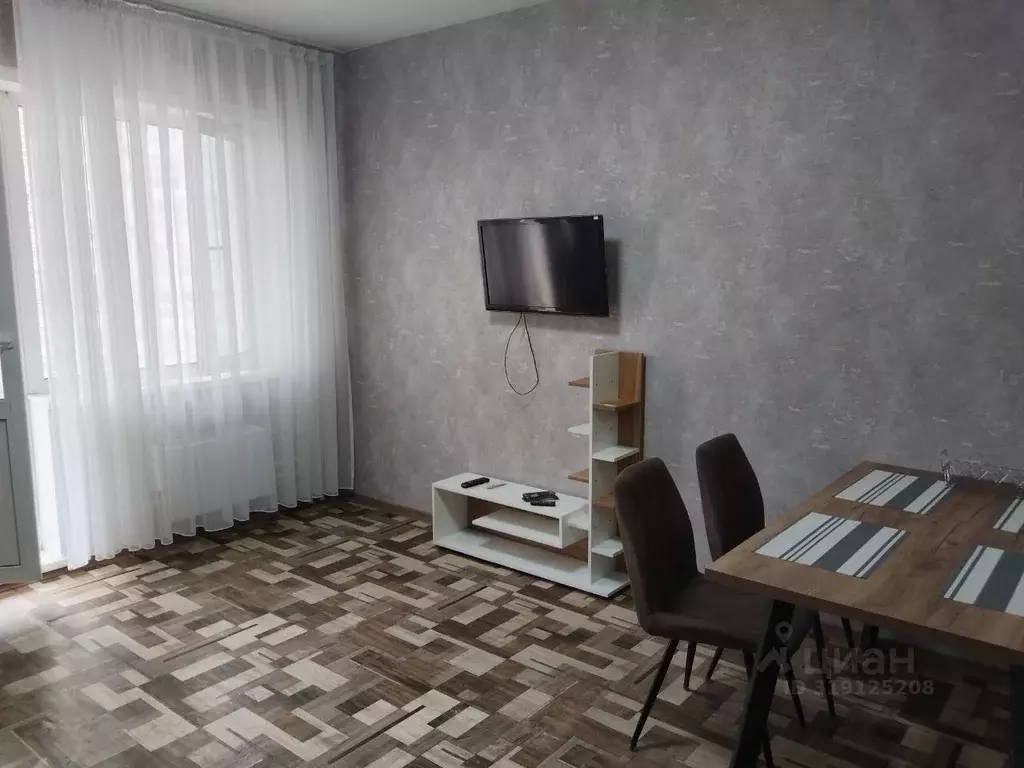 2-к кв. Красноярский край, Красноярск наб. Ярыгинская, 5 (42.0 м) - Фото 1