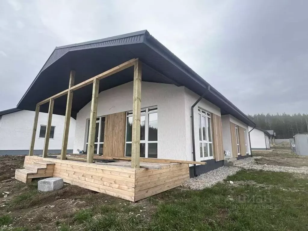 Дом в Свердловская область, Белоярский муниципальный округ, с. ... - Фото 1