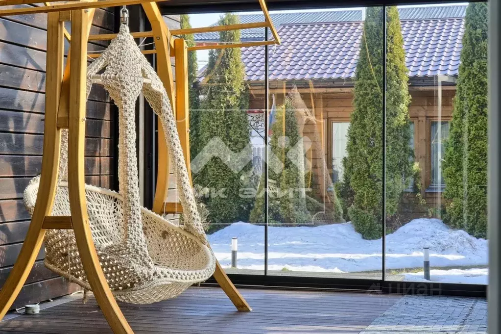 Дом в Санкт-Петербург, Санкт-Петербург, Петергоф ул. Александровская, ... - Фото 1