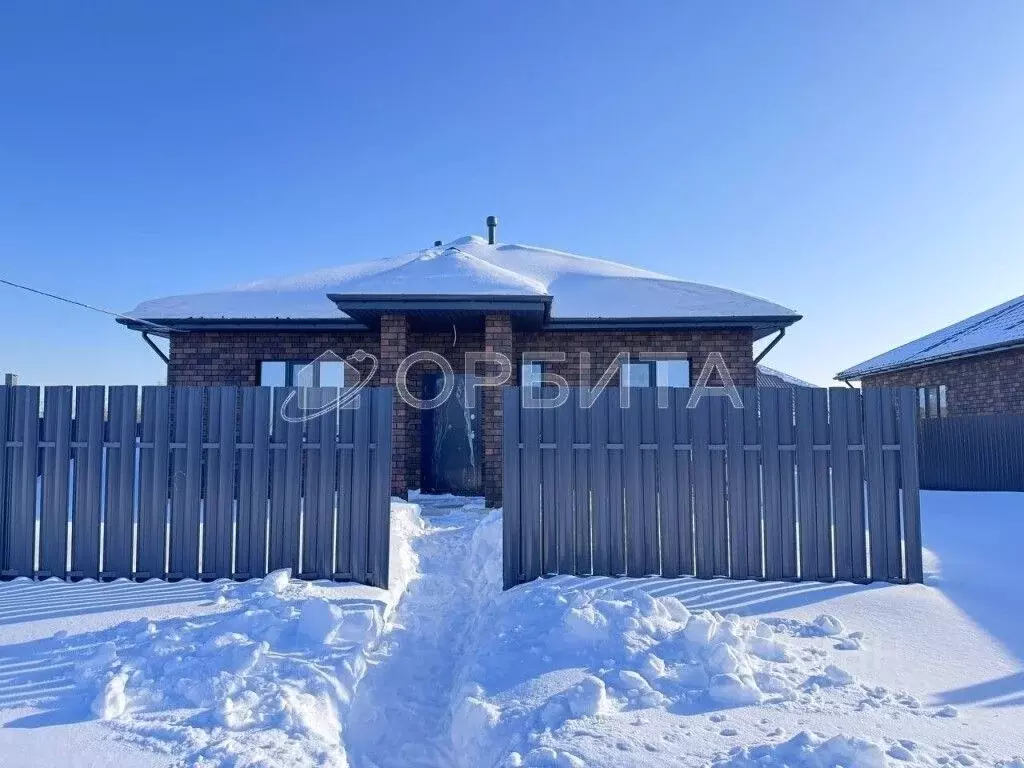 Дом в Тюменская область, Тюмень ул. Григория Алексеева (93 м) - Фото 1