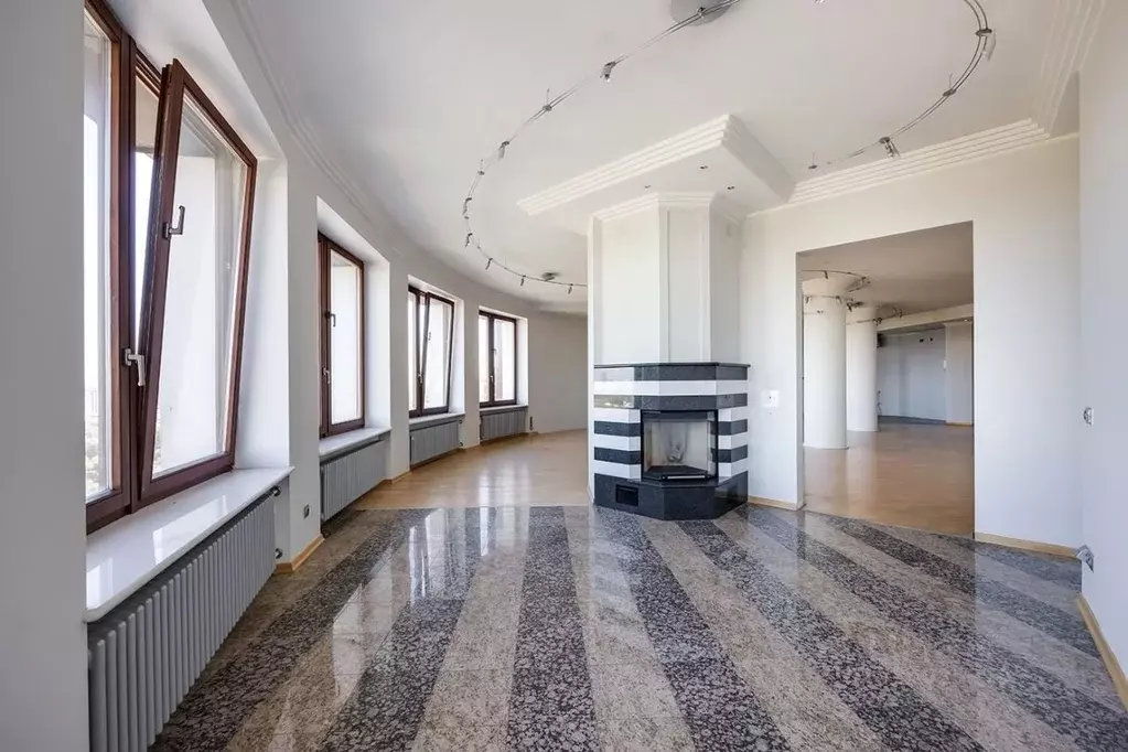 4-к кв. Москва ул. Крылатские Холмы, 7К2 (288.8 м) - Фото 2